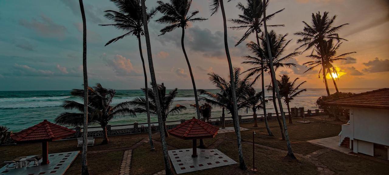 Nu-Vin Beach Hotel Ahangama Exterior foto